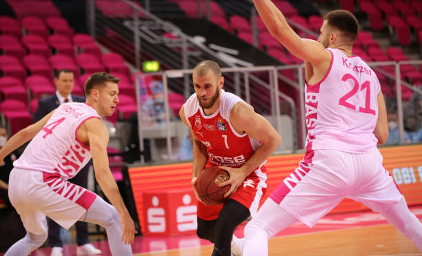 根据以往案 根据以往案