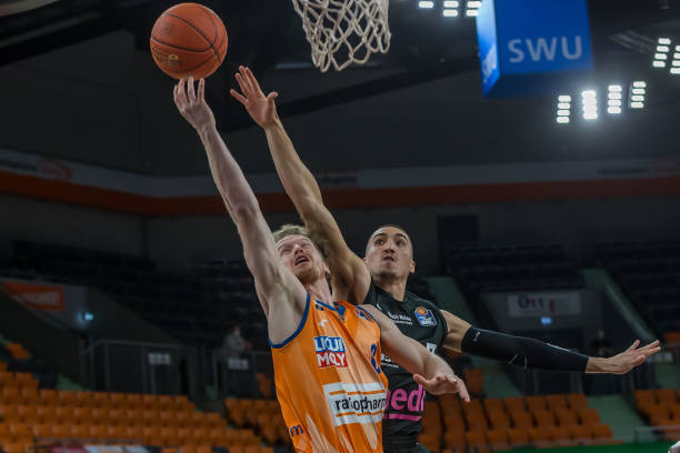 具威胁的传 具威胁的传