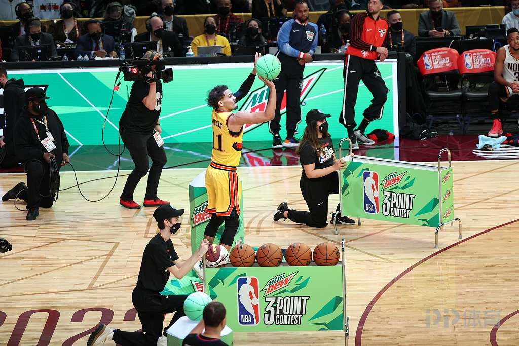 比赛场面激 比赛场面激